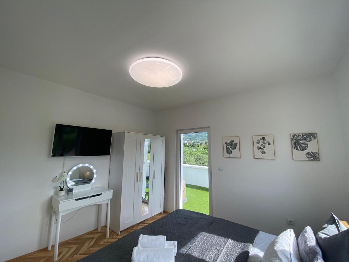 Apartment Milena Kastela Mit Whirlpool Esterno foto