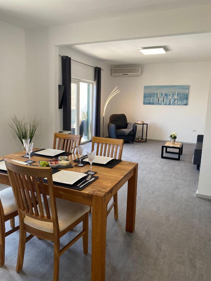 Apartment Milena Kastela Mit Whirlpool Esterno foto