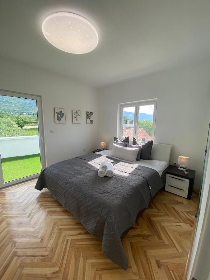 Apartment Milena Kastela Mit Whirlpool Esterno foto