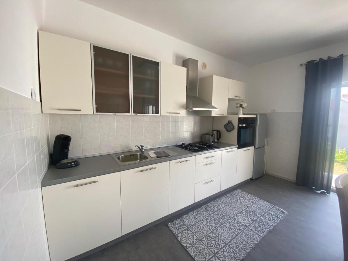 Apartment Milena Kastela Mit Whirlpool Esterno foto