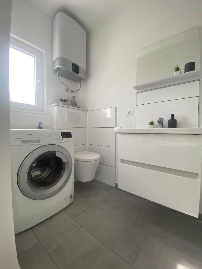 Apartment Milena Kastela Mit Whirlpool Esterno foto